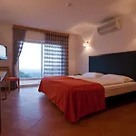 בית הארחה Vilafoia 4*